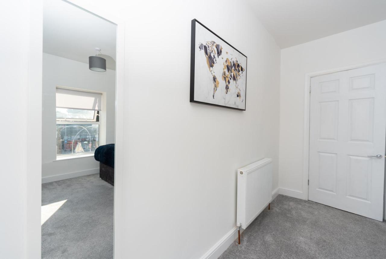 Sea Views Modern Two Bedroom Apartment 로웨스터프 외부 사진